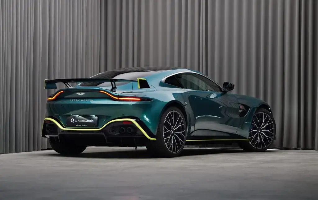 Main__Slider__Photo:Aston Martin V8 Vantage 4.0 V8 F1 01/2023-1