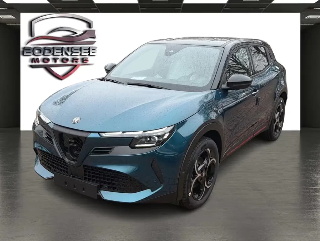 Main__Slider__Photo:Alfa Romeo Junior Sport-/Technologie-Paket, ab 298 € i.M. 09/2025-0