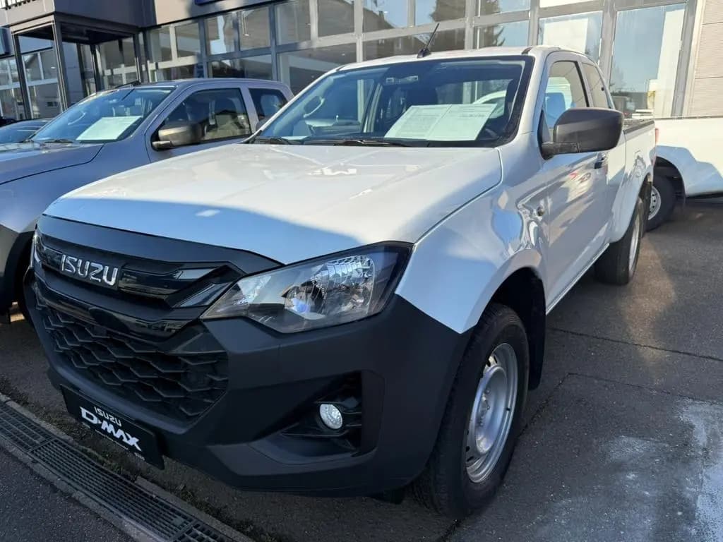 Main__Slider__Photo:Isuzu D-Max Space Cab 4WD L Laderaumbeschichtung Apple null-0