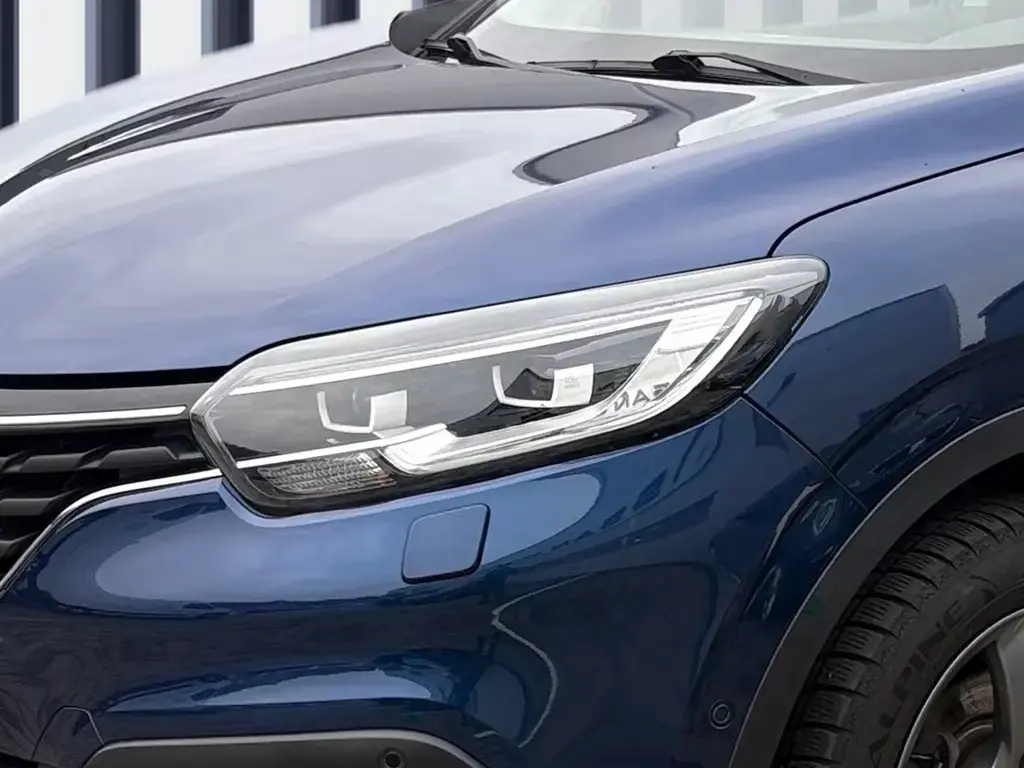 Main__Slider__Photo:Renault Kadjar 1.6 dCi 130 ENERGY Bose Edition LED+Navi 08/2016-1