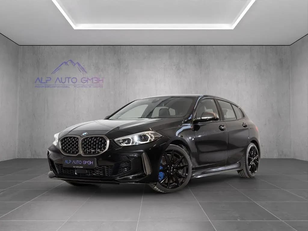 Main__Slider__Photo:BMW M135 xDrive VC/DAB/SHADOW/CARPLAY/HEAD-UP/LED 04/2021-0