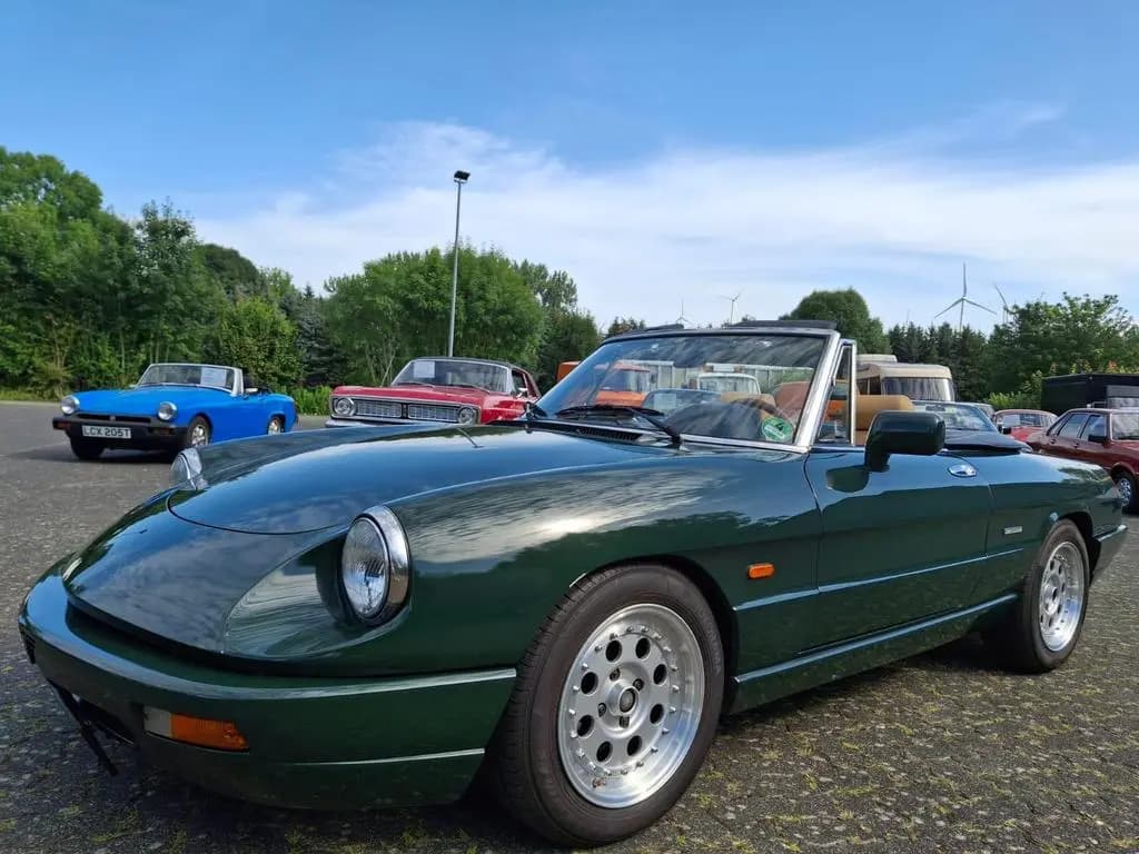 Main__Slider__Photo:Alfa Romeo Spider Spider Cabrio 03/1993-0
