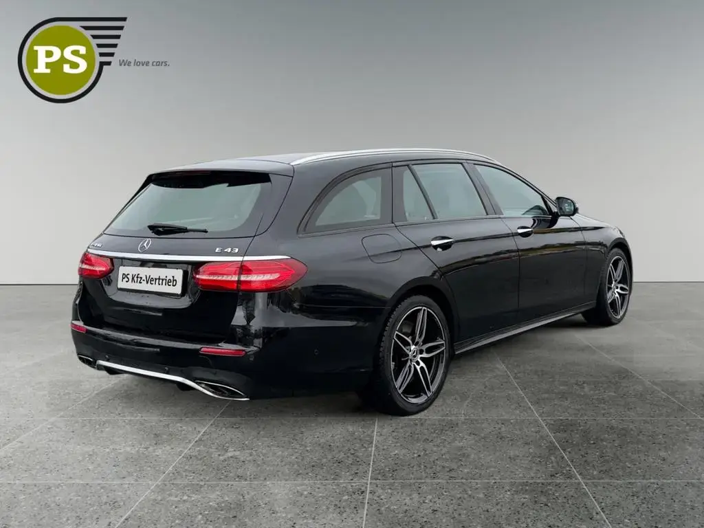 Main__Slider__Photo:Mercedes-Benz E-Class 43 AMG T 4Matic Luftfederung Navi Digitales Co 09/2017-1