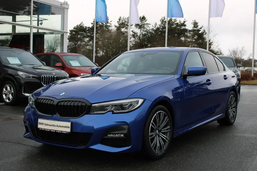 Main__Slider__Photo:BMW 3 Series 320d xDrive A M Sport HiFi DAB WLAN Komfortzg. 03/2022-1