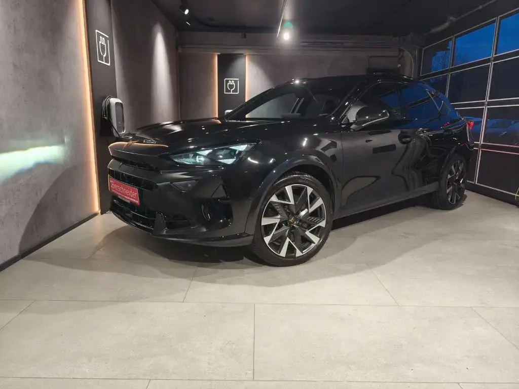 Main__Slider__Photo:Cupra Formentor 333 VZ eSitz AHK PANO TOP VIEW MATRIX 05/2025-1