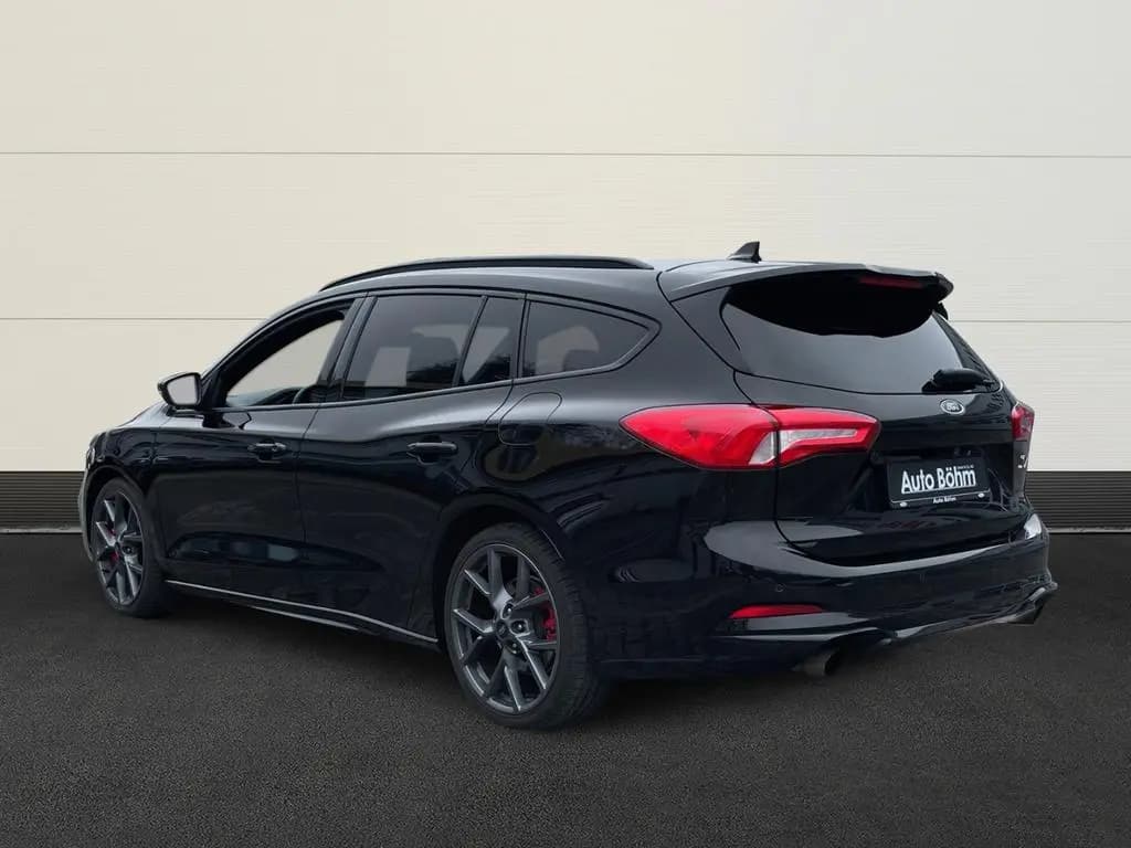 Main__Slider__Photo:Ford Focus Turnier ST Performance+Kamera+Navi+B&O 11/2021-0