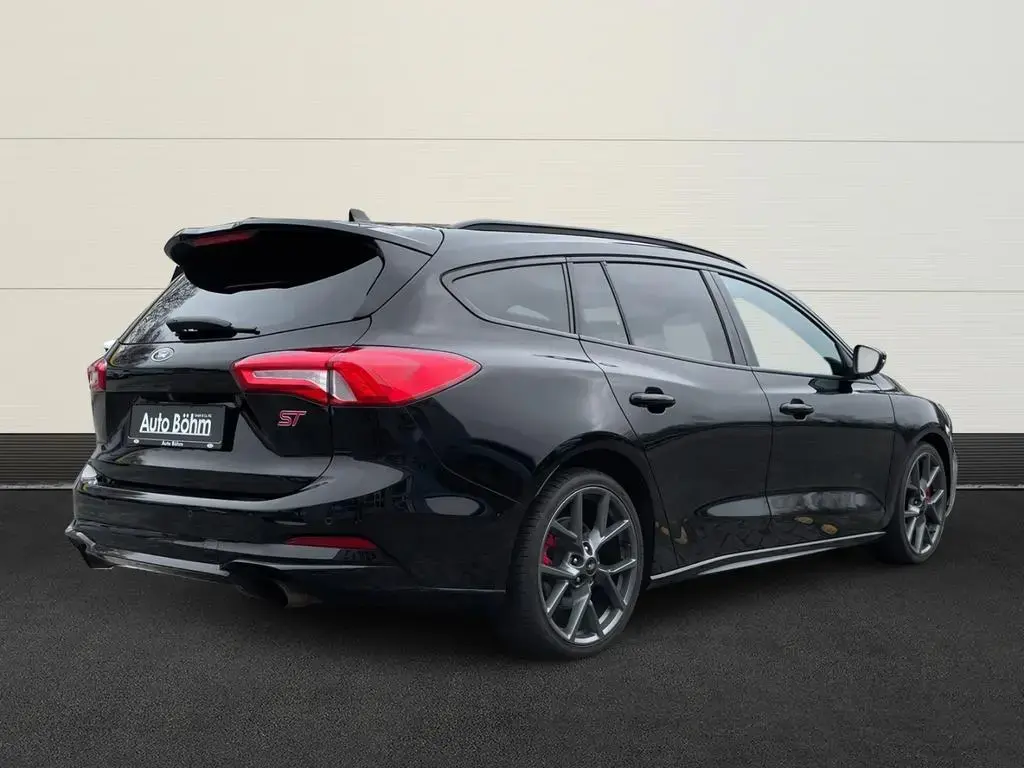 Main__Slider__Photo:Ford Focus Turnier ST Performance+Kamera+Navi+B&O 11/2021-1