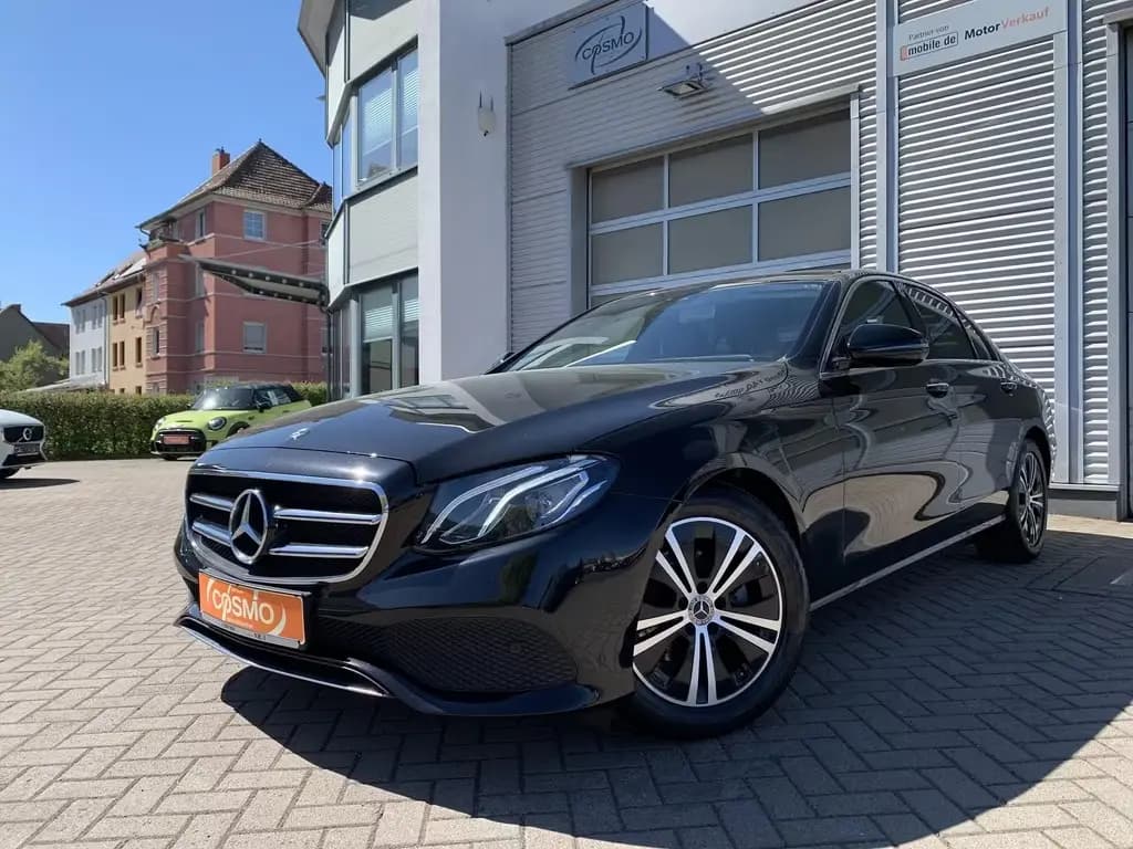 Main__Slider__Photo:Mercedes-Benz E 220 E220d Limousine Standhzg+Navi+LED+Ambiente 11/2020-0