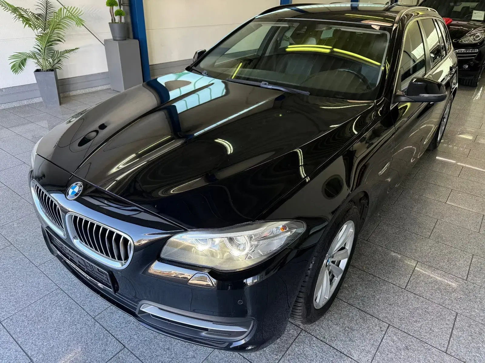Main__Slider__Photo:BMW 5 Series 12/2015-1
