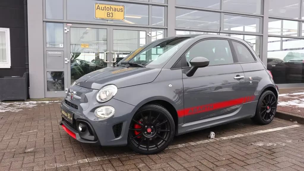 Main__Slider__Photo:Abarth 500 695 XSR Yamaha Limited Edition 11/2017-0