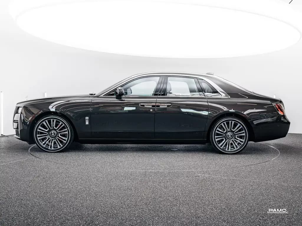 Main__Slider__Photo:Rolls-Royce Ghost | 06/2022-0