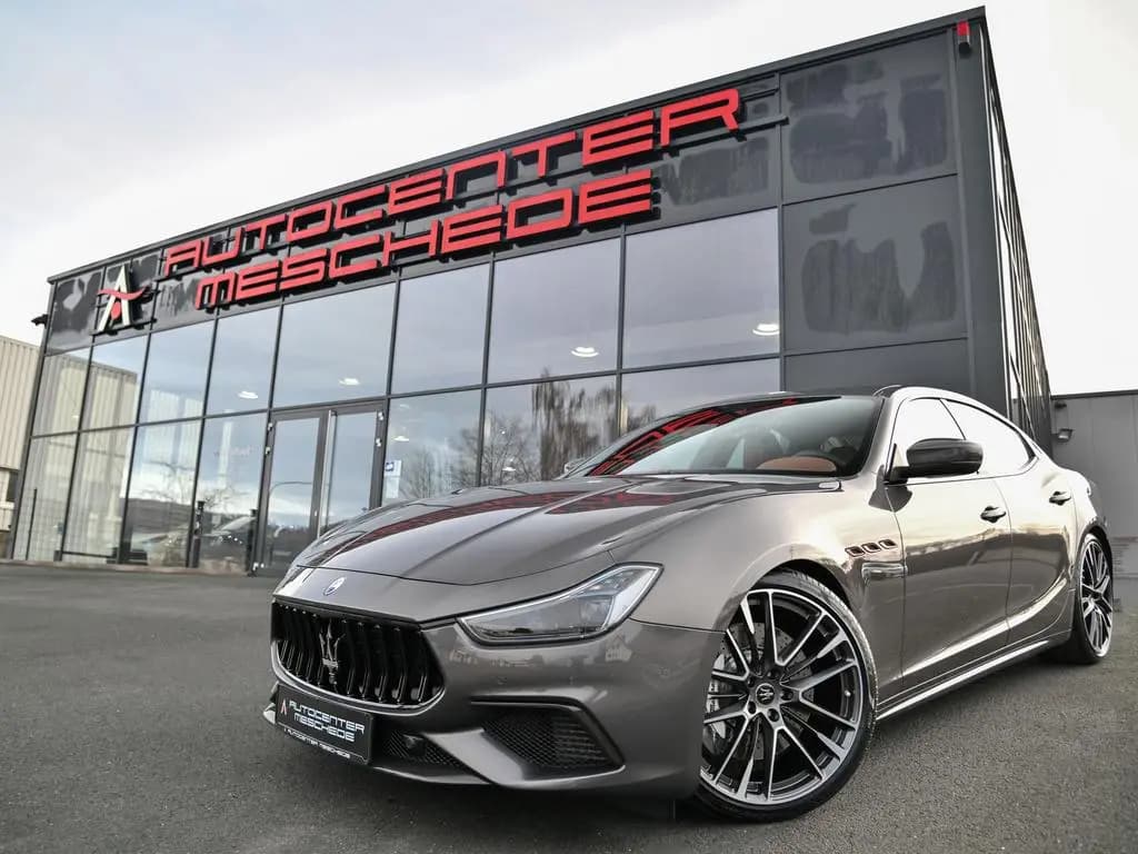 Main__Slider__Photo:Maserati Ghibli Trofeo 3.8 V8 Carbon-Pack* Bowers&Wilkins 10/2021-0