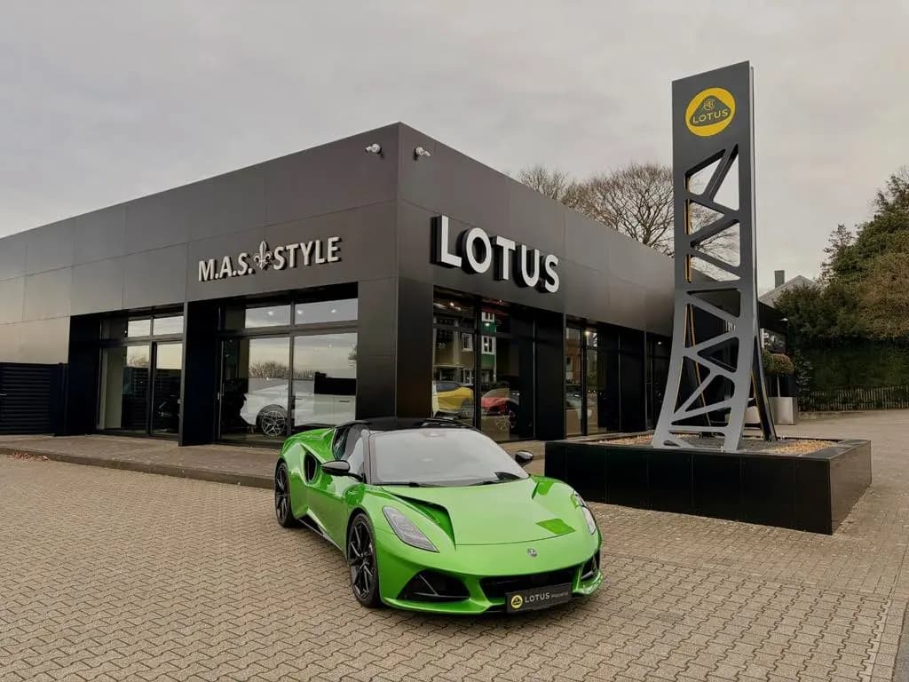 Main__Slider__Photo:Lotus Emira i4 Turbo SE Lotus Wuppertal null-0