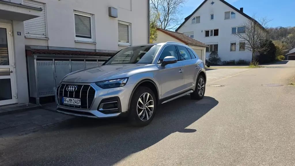 Main__Slider__Photo:Audi Q5 40 TFSI qu. Matrix AHK HUD Leder Virtual Pano 08/2023-0