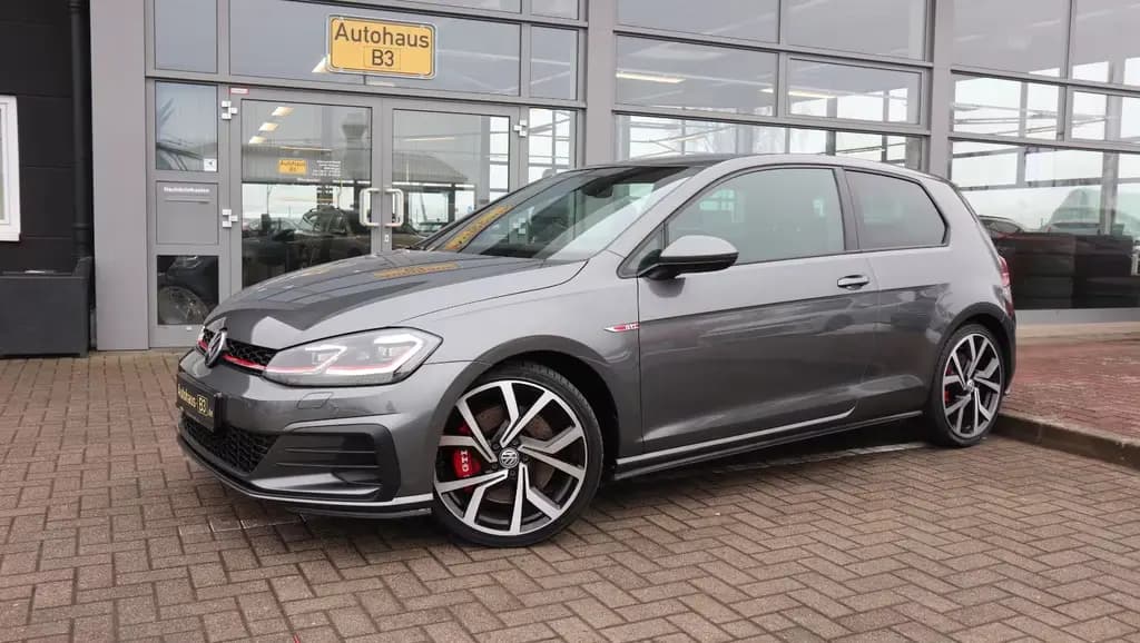 Main__Slider__Photo:Volkswagen Golf VII Lim. GTI Performance BMT/Start-Stopp 12/2018-0