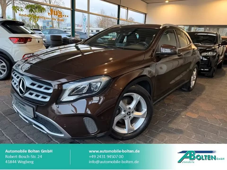 Main__Slider__Photo:Mercedes-Benz GLA-Class 180 Urban-LED-Navi-PTS 07/2018-0