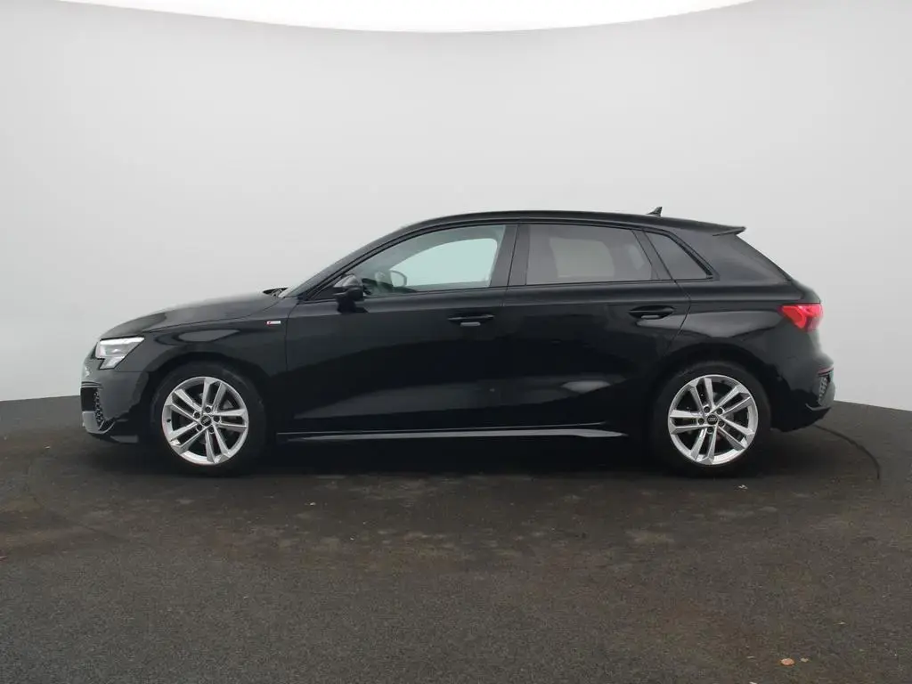 Main__Slider__Photo:Audi A3 Sportback S-Line 30 TFSI S-tronic / LED, RFK 12/2023-1