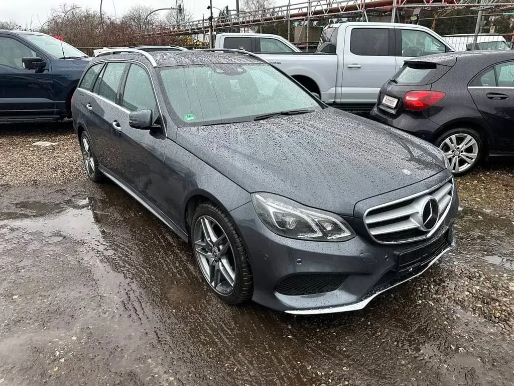 Main__Slider__Photo:Mercedes-Benz E 500 T AMG Line 06/2016-0
