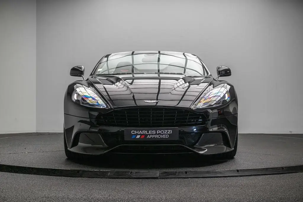 Main__Slider__Photo:Aston Martin Vanquish VOLANTE 5.9 V12 570 CH 03/2018-1