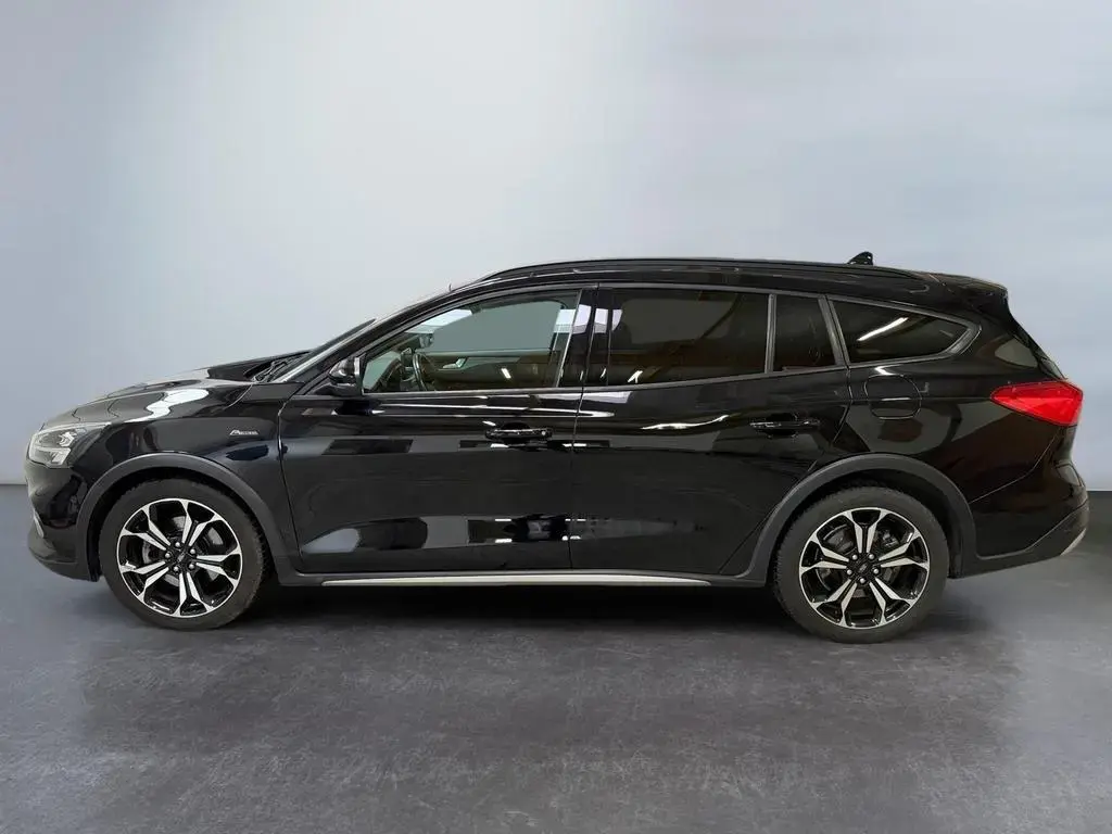 Main__Slider__Photo:Ford Focus Turnier 1.0 EcoBoost Active AHK NAVI Ga... 05/2019-1
