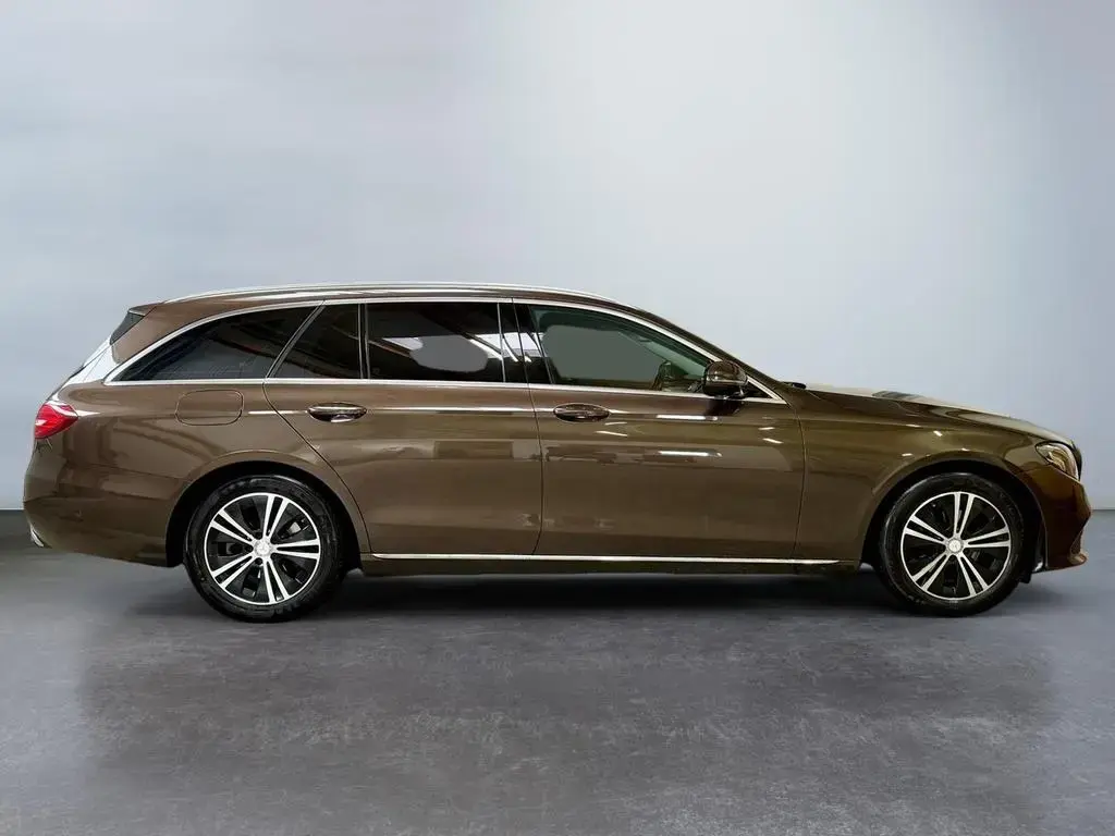 Main__Slider__Photo:Mercedes-Benz E-Class 200 T Avantgarde AHK schwenkbar Garantie Le... 01/2017-1