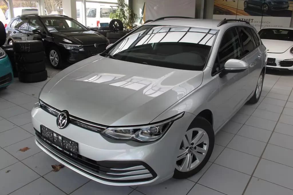 Main__Slider__Photo:Volkswagen Golf VIII Variant/DSG/AHK/NAVI/STZHZ/LED+/PDC/AL 06/2022-0