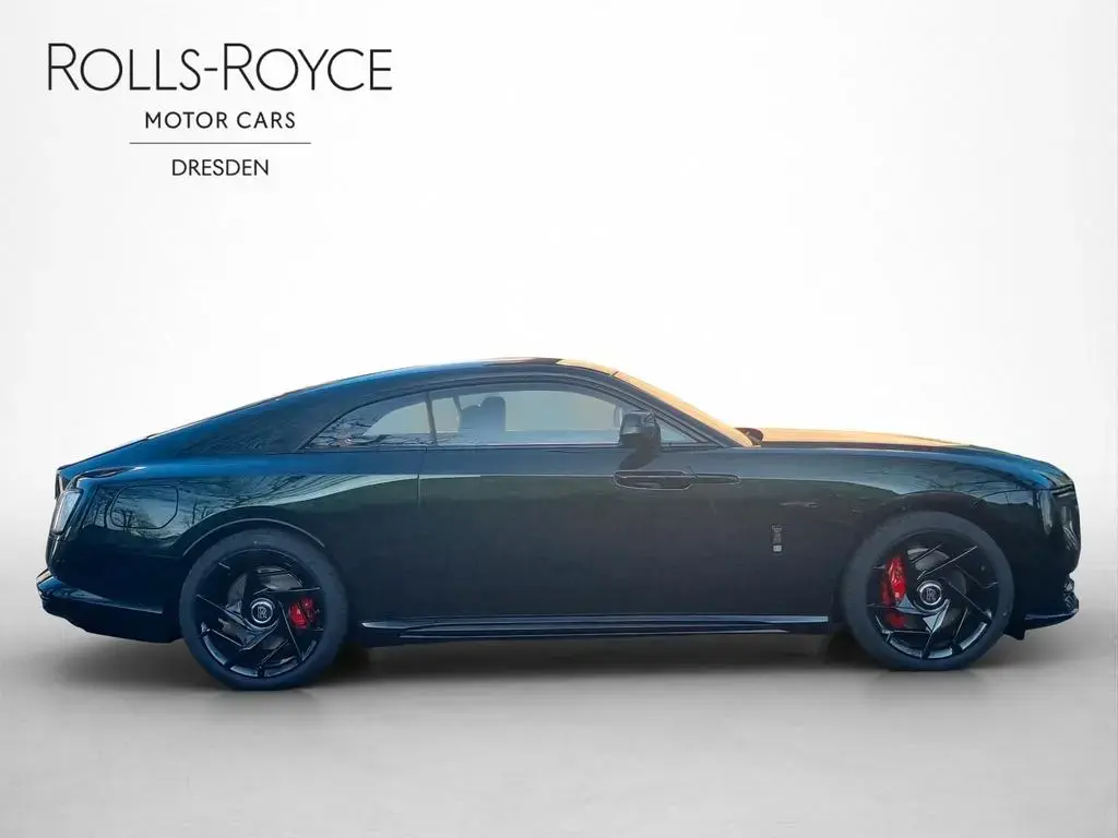 Main__Slider__Photo:Rolls-Royce Spectre - Black Badge on stock 2026er null-1