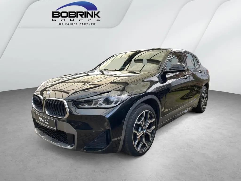 Main__Slider__Photo:BMW X2 xDrive 25d M Sport HUD AD AHK-abnehmbar El. P 02/2022-0