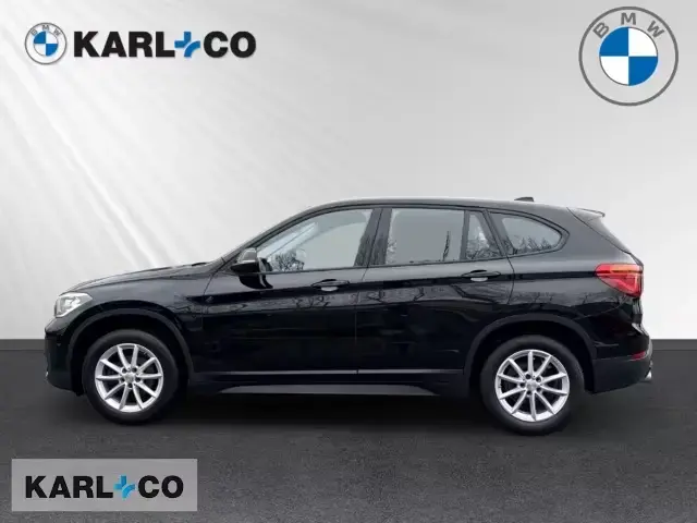 Main__Slider__Photo:BMW X1 sDrive18i PDC Sportlenkrad ActiveGuard CD 03/2020-1