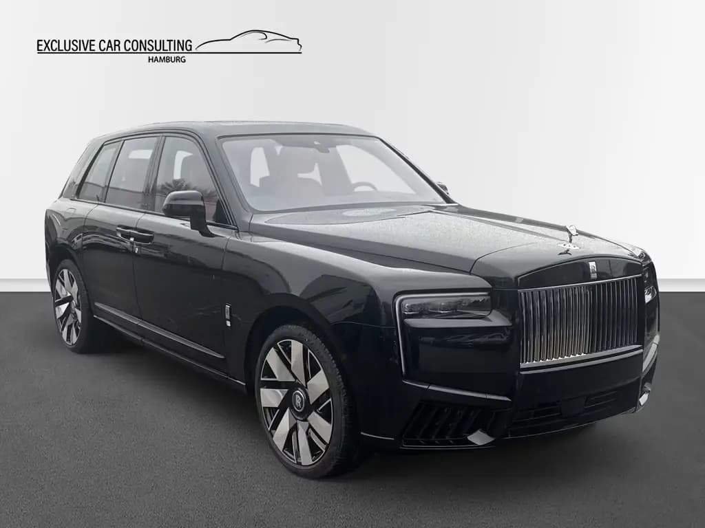 Main__Slider__Photo:Rolls-Royce Cullinan Silver Badge 02/2026-0