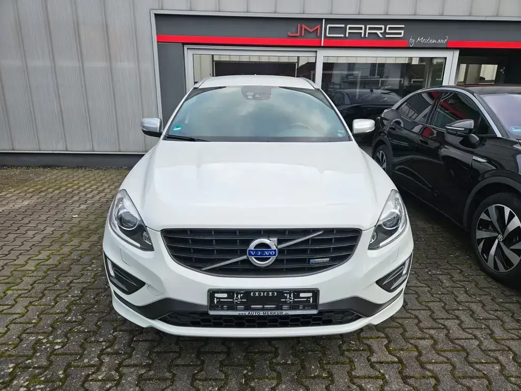 Main__Slider__Photo:Volvo XC60 XC 60 Momentum 2WD R-Design 09/2015-1