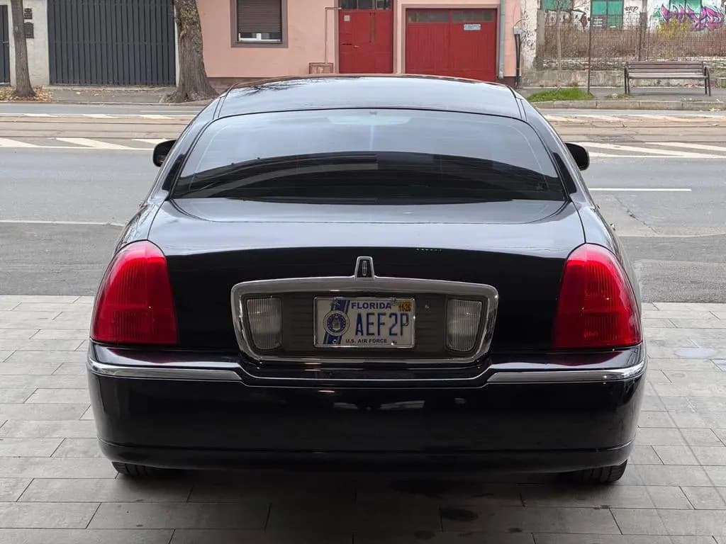 Main__Slider__Photo:Lincoln Town Car 4.6l V8 09/2003-0