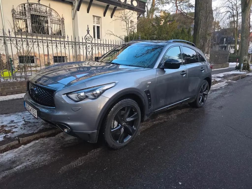 Main__Slider__Photo:Infiniti QX70 3.7 S Prem. Neue Winterreifen, Standheizung 01/2018-0