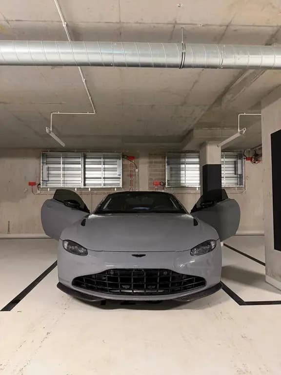 Main__Slider__Photo:Aston Martin V8 Vantage 4.0 V8 04/2022-0