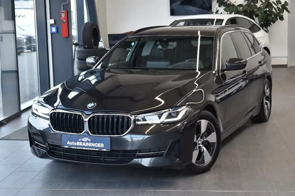 Main__Slider__Photo:BMW 5 Series 520d Touring xDrive Aut. Laser~LiveCo~H&K~Leder 08/2022-0