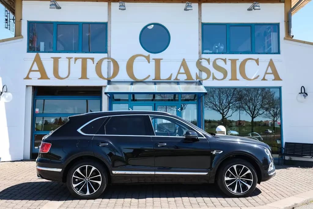 Main__Slider__Photo:Bentley Bentayga 6.0 W12 4WD Autom. 01/2018-0