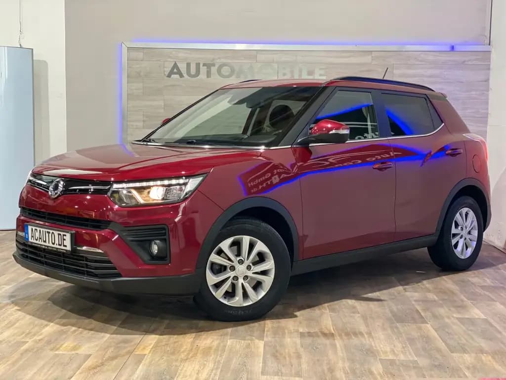 Main__Slider__Photo:Ssangyong Tivoli 1.5 T-GDi Quartz+AT+SZH+SPUR+KAM+NAVI 10/2019-0