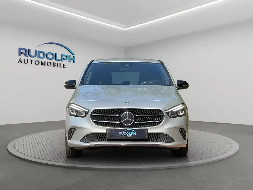 Main__Slider__Photo:Mercedes-Benz B-Class 200 AUTOM LEDER DIGITAL JUNGE STERNE GARANTIE 01/2021-1