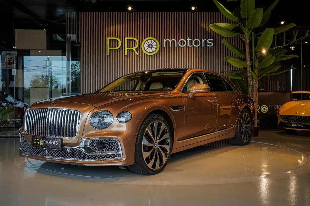 Main__Slider__Photo:Bentley Flying Spur Azure 06/2022-0