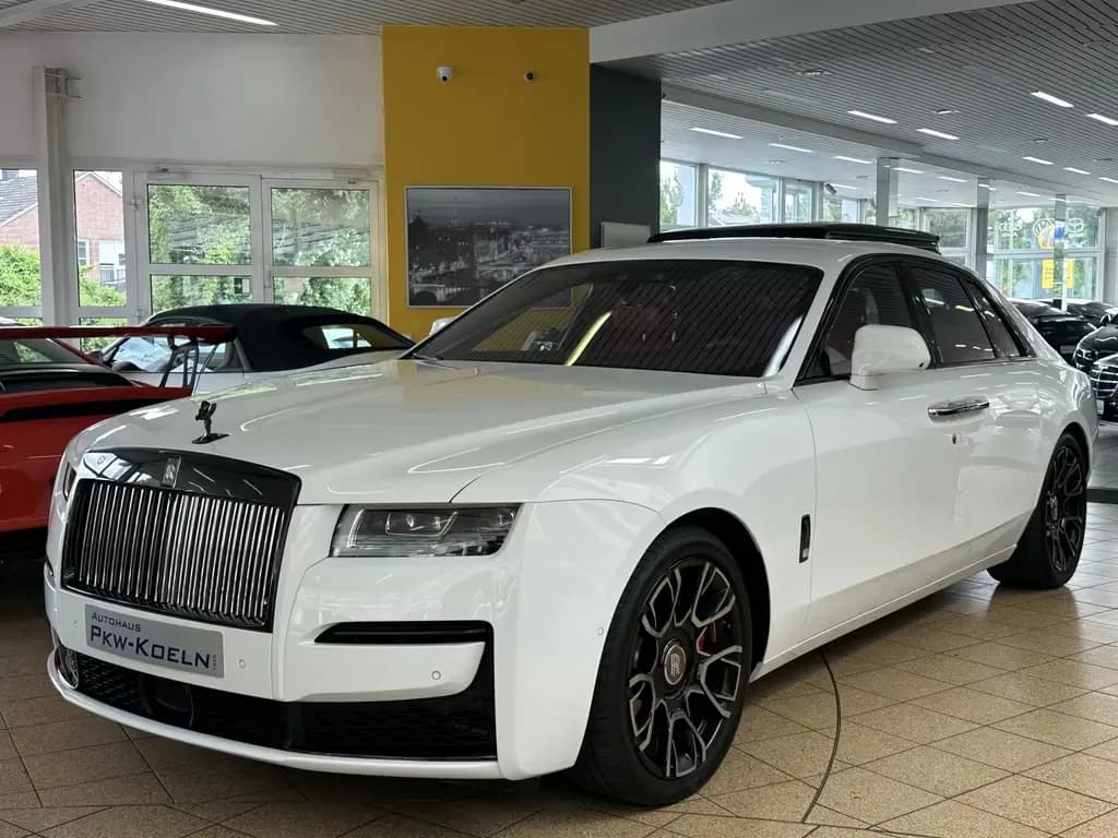 Main__Slider__Photo:Rolls-Royce Ghost Black Badge* 12/2023-0