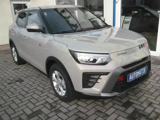 Main__Slider__Photo:KGM Tivoli 1,5 AUTOMATIC Essential Plus METALLIC/AC null-0