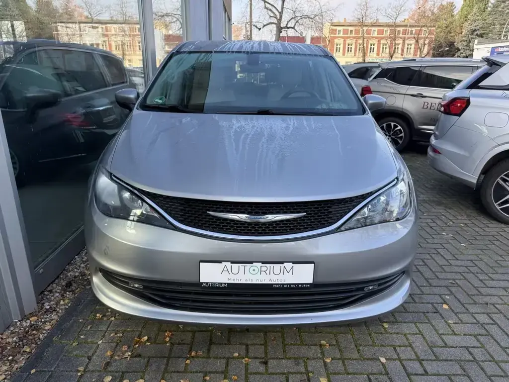 Main__Slider__Photo:Chrysler Pacifica LPG AUTO. 7 SITZER LEDER SZHZG KAM 07/2017-1