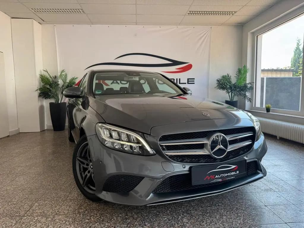Main__Slider__Photo:Mercedes-Benz C-Class 200 Avantgarde Digital-Cockpit Kamera 02/2019-0