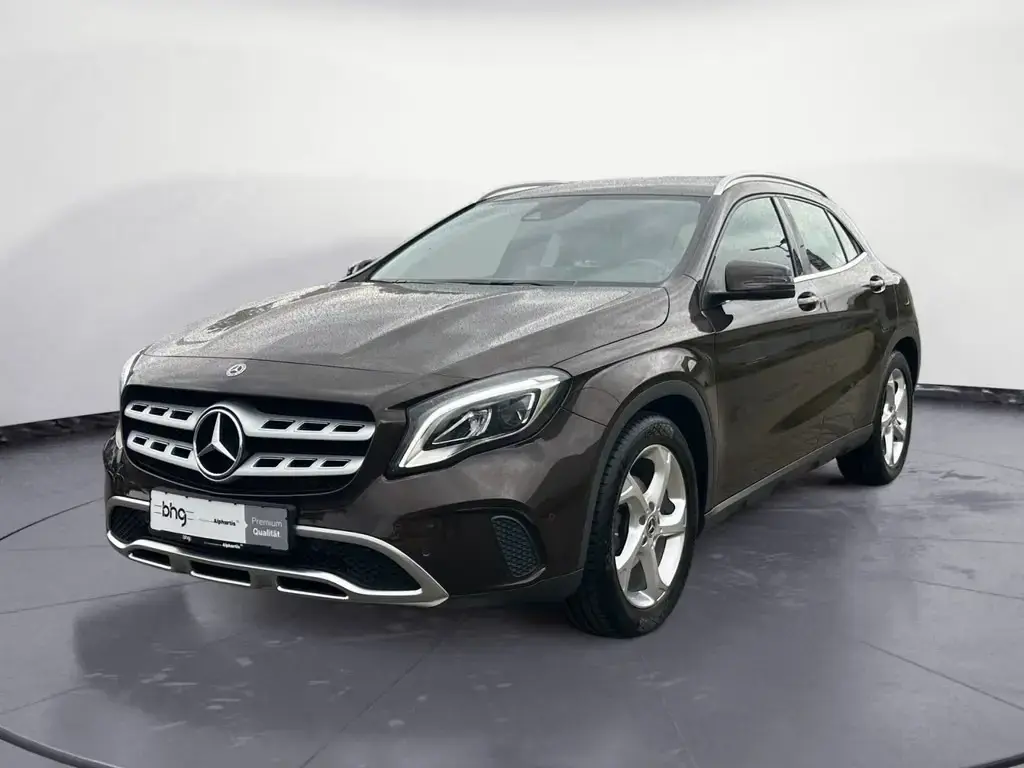 Main__Slider__Photo:Mercedes-Benz GLA 200 Urban AHK Navi LED-High-Performance 09/2018-1