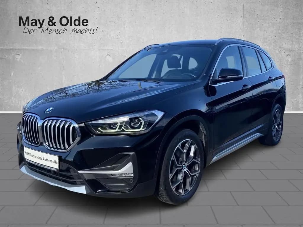 Main__Slider__Photo:BMW X1 sDrive18d xLine AHK Navi LED PDC SHZ T-Leder 01/2021-0