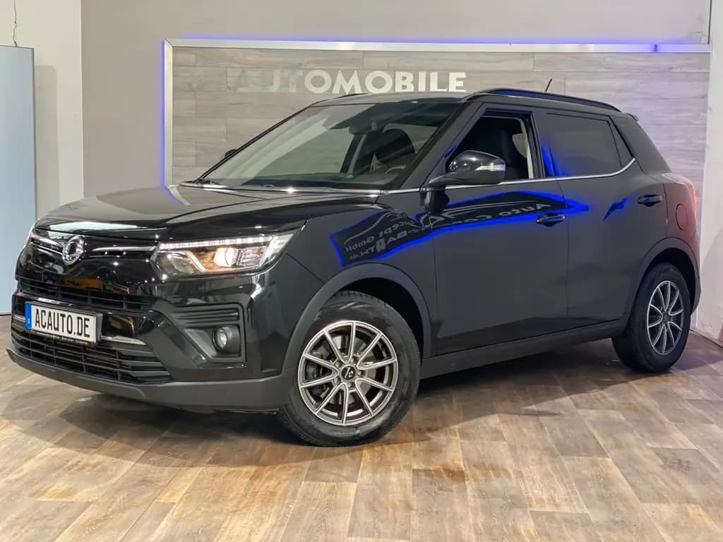 Main__Slider__Photo:Ssangyong Tivoli 1.5P Quartz+AT+KAM+CarPlay+NAVI 07/2020-0