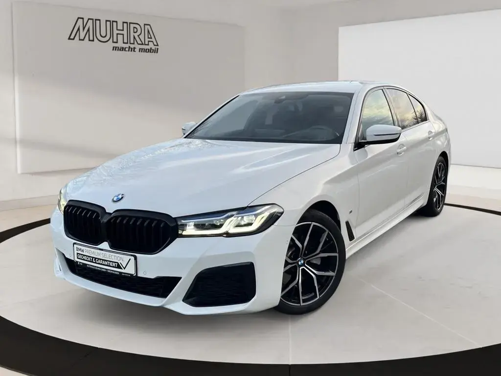 Main__Slider__Photo:BMW 5 Series 520d Lim M Sport 19" HUD Lenkradhzg. Laserlicht 12/2021-1