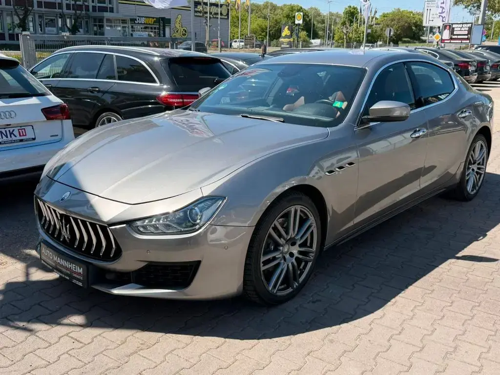 Main__Slider__Photo:Maserati Ghibli 3.0 V6 350HP GranLusso VOLLEDER*20ZLL*NAV 07/2018-1