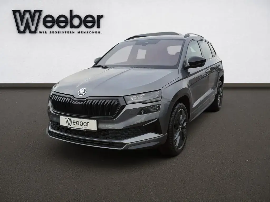 Main__Slider__Photo:Skoda Karoq Sportline *NAVI*ACC*LED*KAMERA*APP CONNECT 05/2025-1