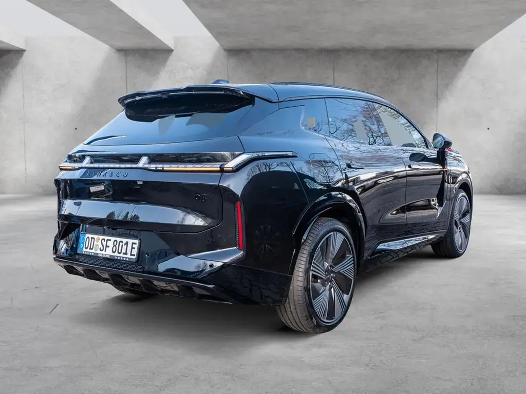 Main__Slider__Photo:Lynk&Co 08 Plug-In Hybrid More Massage HK 21" 02/2026-1